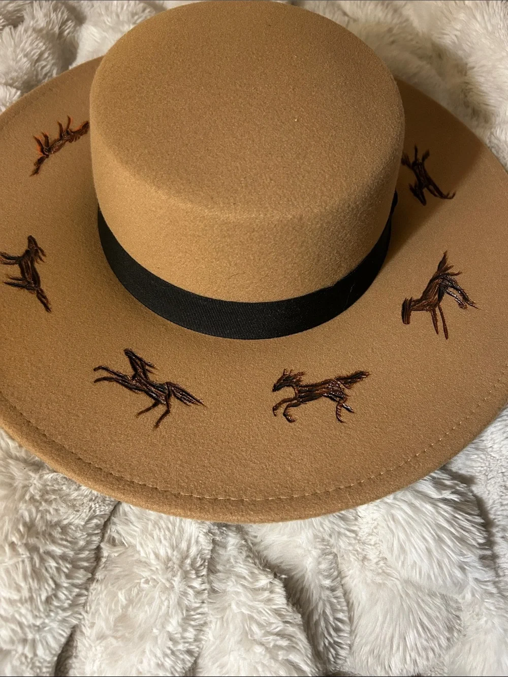 One of one running horses wide brim hat - Picture 2 of 4